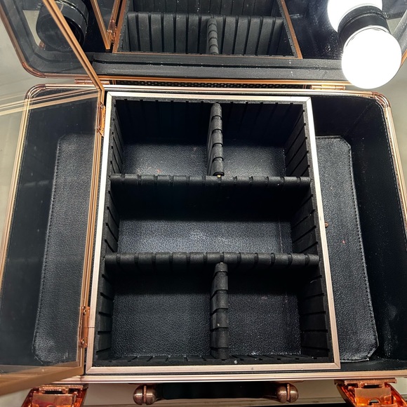 Impressions Vanity Travel Case - Picture 8 of 11